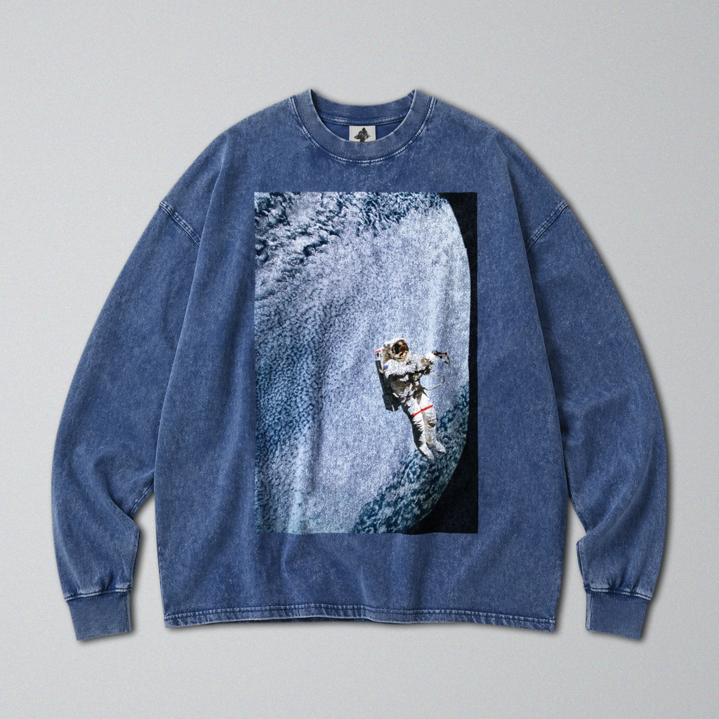 Oversized Snow Washed Long Sleeve Cotton Tee - Floating Astronaut Print