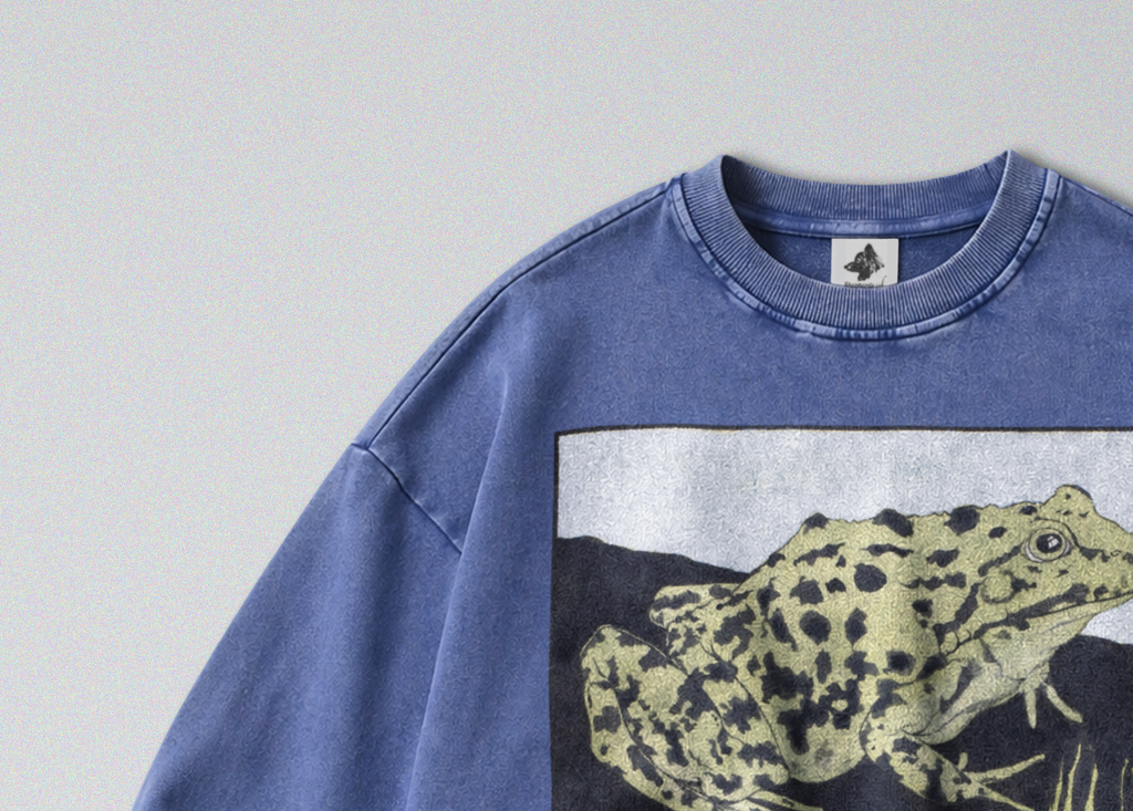 Oversized Snow Washed Cotton Sweatshirt - Spotted Bullfrog Print